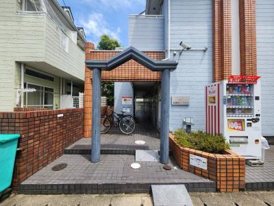 嵯峨野レジデンスのエントランス