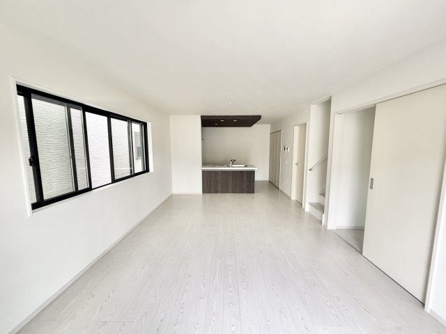 【仲介手数料無料／中川区】Terrechez名古屋市中川区打中3期　全3棟　新築戸建③の居間・リビング