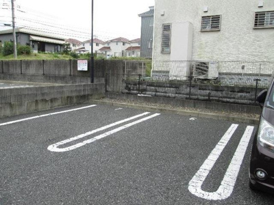 【駐車場】 | ヴァン・ヴェールＢ | 駐車場に車を止められます