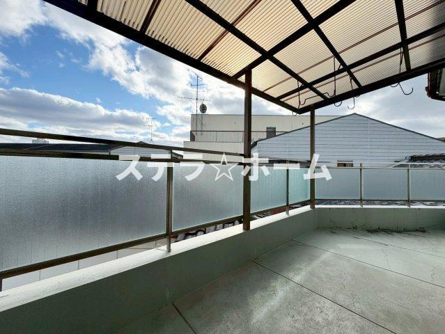 今津北5 中古戸建のバルコニー|開放的で明るい空間を演出してくれるバルコニーです