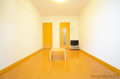 【居間・リビング】 | レオパレスアグレアブル | 明るく開放感のあるお部屋