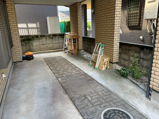 中神町戸建の駐車場