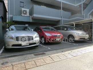 【駐車場】