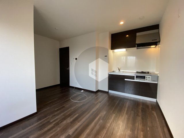 ラージヒル長瀬EASTの居間・リビング