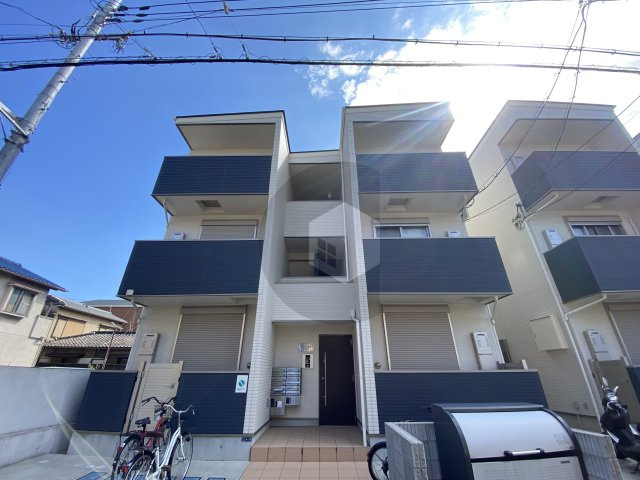 ラージヒル長瀬EASTの外観