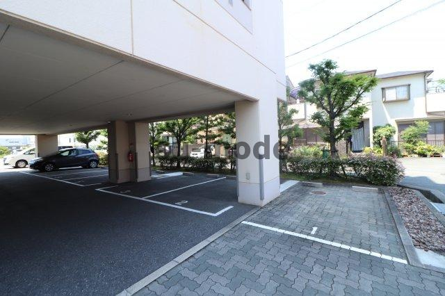 パルコートの駐車場