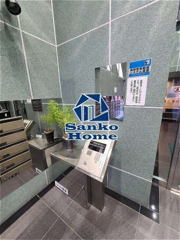 グローリア初穂千駄木のエントランス