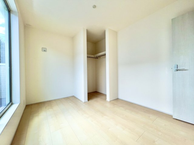 磐田市池田　第1期　2号棟のその他|2階　約5.16帖の洋室です