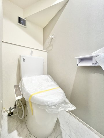 磐田市池田　第1期　2号棟のトイレ|落ち着いた内装で、毎日気持ちよくお使いいただけます。