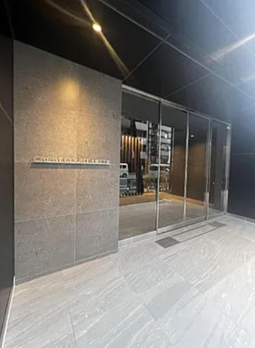 クレストコート本郷三丁目のエントランス