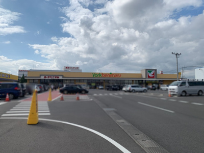 【駐車場】 | グランビューコート Ｂ | ヨークベニマル鶴田店（518ｍ）