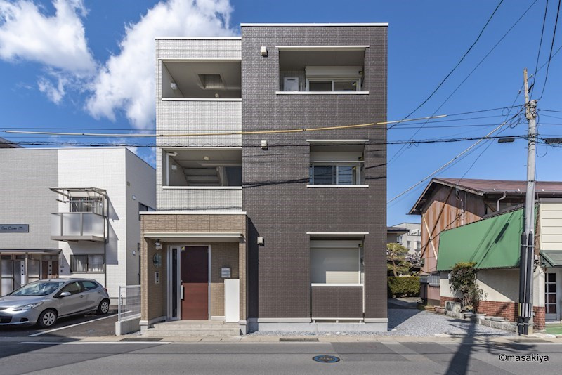 Grande Studio;Nicola