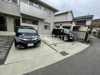 【駐車場】