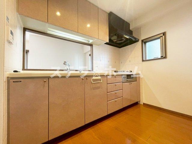 サンクタス豊中上野坂のキッチン|コンパクトなキッチンで掃除もラクラク