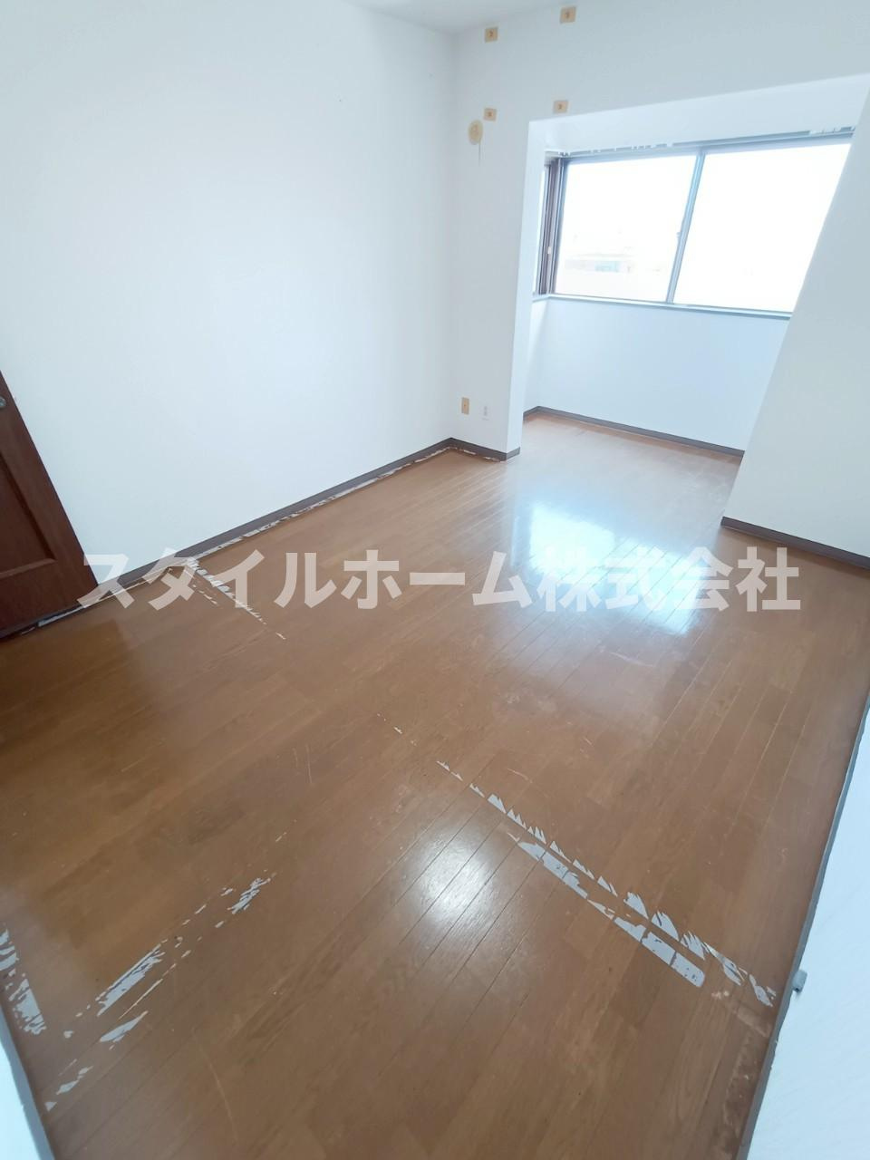 ゴールデンハウス小坂井の居間・リビング