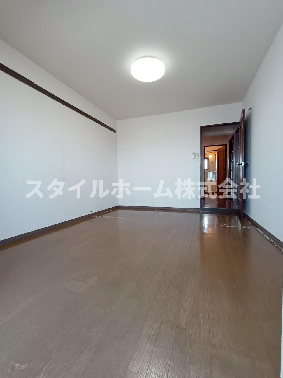 ゴールデンハウス小坂井の居間・リビング