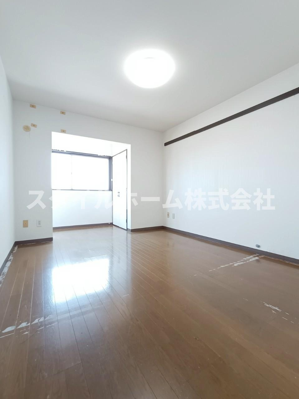 ゴールデンハウス小坂井の居間・リビング