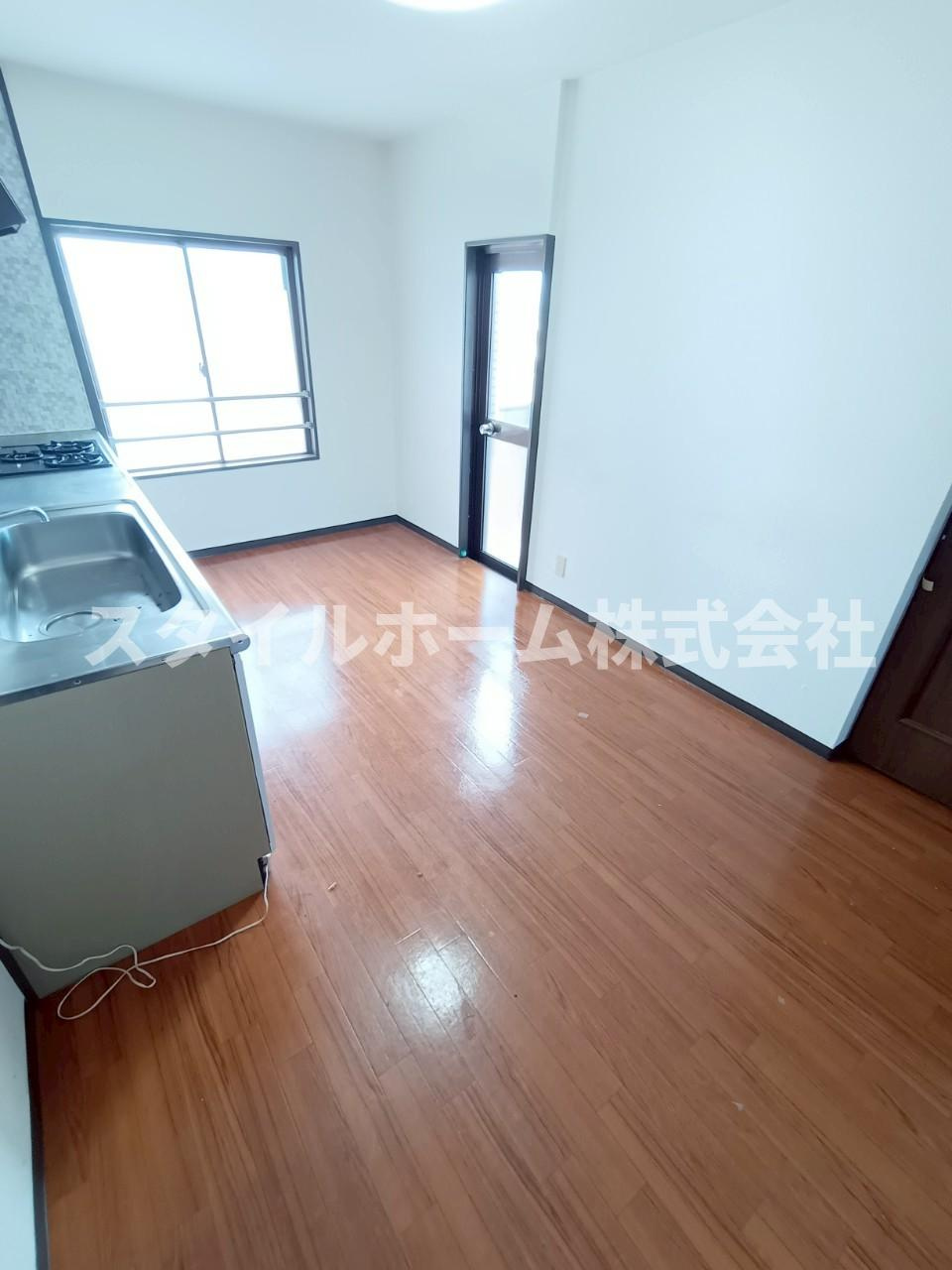 ゴールデンハウス小坂井の居間・リビング