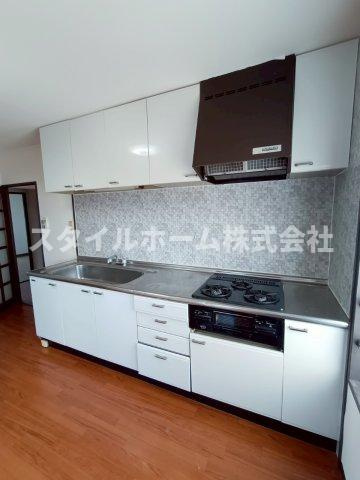 ゴールデンハウス小坂井のキッチン