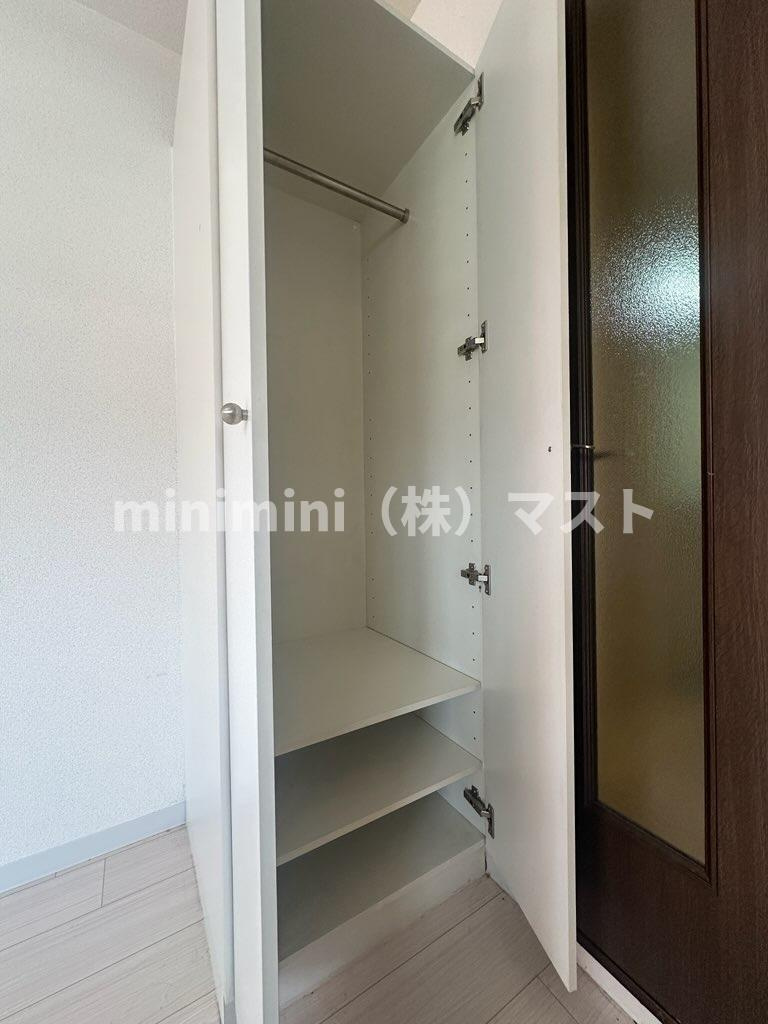 大阪市浪速区桜川２丁目の賃貸マンションの収納