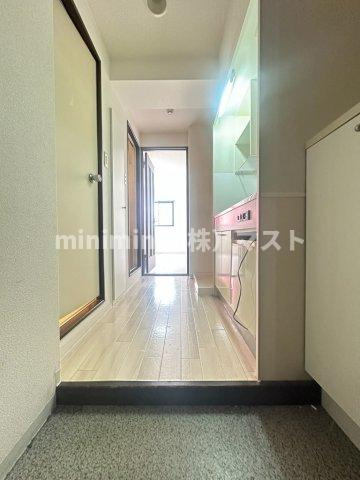 大阪市浪速区桜川２丁目の賃貸マンションの玄関