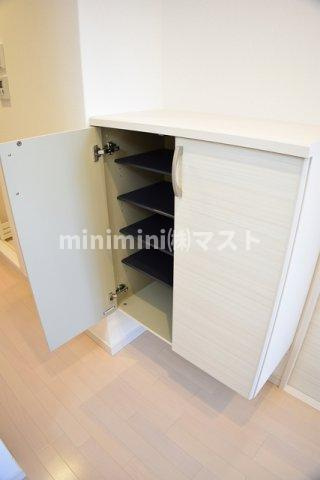 大阪市浪速区日本橋西１丁目の賃貸マンションの収納