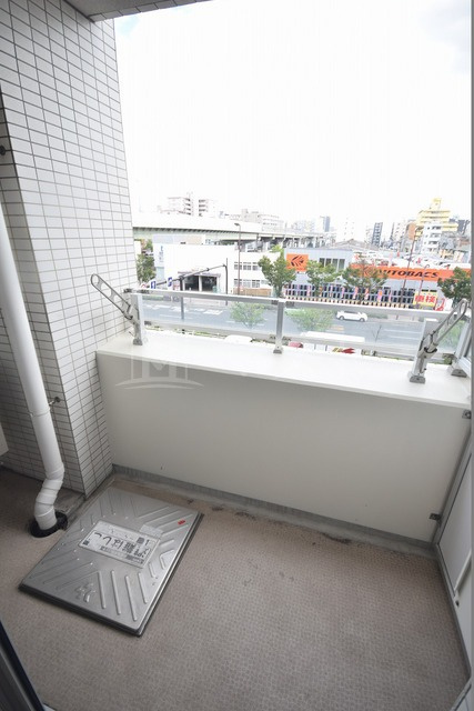 大阪市浪速区幸町３丁目の賃貸マンションのバルコニー