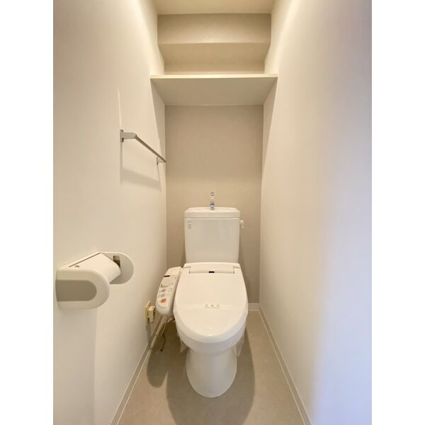 大阪市浪速区幸町３丁目の賃貸マンションのトイレ