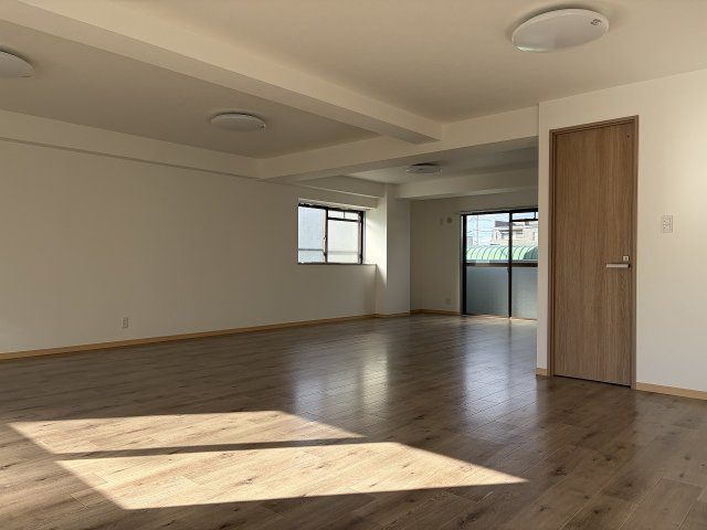 【居間・リビング】 | 一宮市森本３店舗・事務所