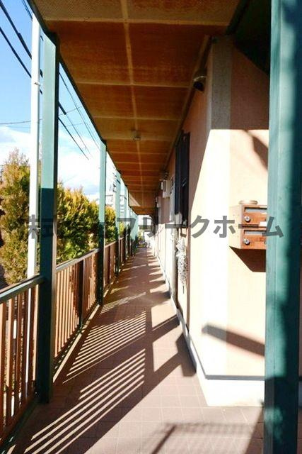 三鷹市井の頭１丁目のアパートのロビー