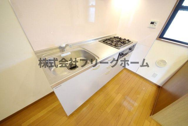 三鷹市井の頭１丁目のアパートのキッチン