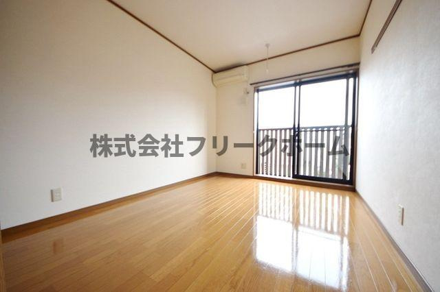 三鷹市井の頭１丁目のアパートの寝室