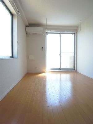 【居間・リビング】 | リブリ・三ツ沢フラッツ