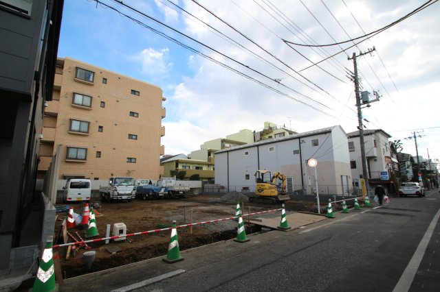 【Ville Clair】学園西町－小平535期-の外観|近くには『アクロスプラザ小平』や駅前のあまいけ・マルエツなど買物スポットは充実。