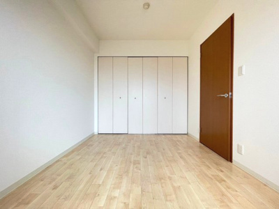 【洋室】 | エヴァン千里山