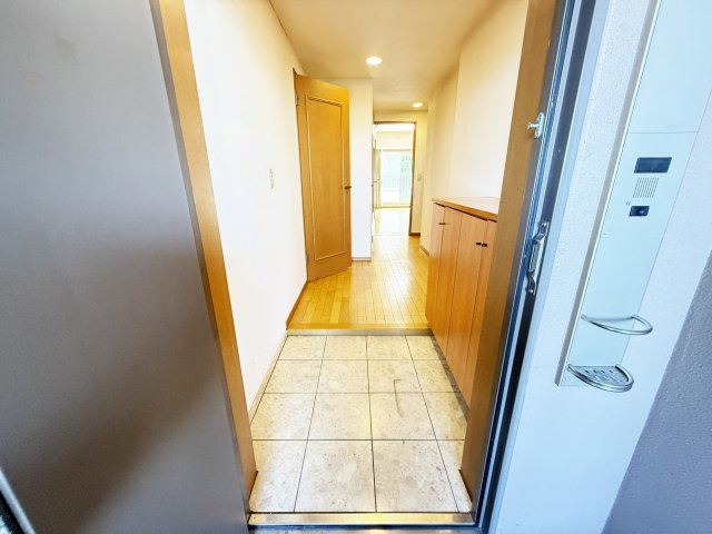 六泉寺ガーデンヒルズの玄関