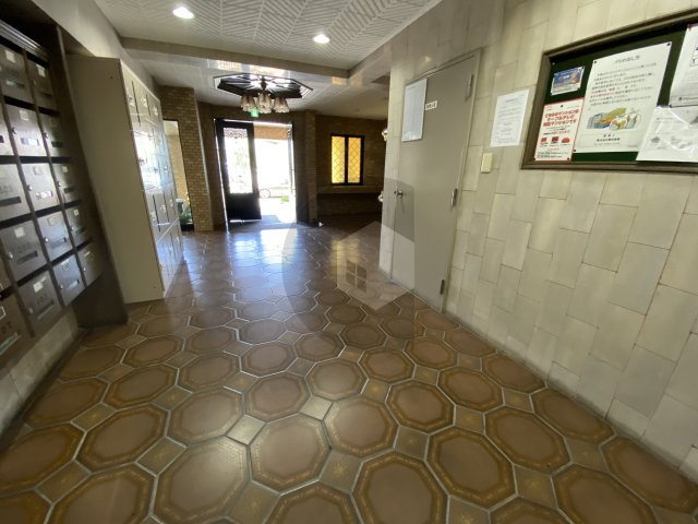 オリエントマンションのロビー