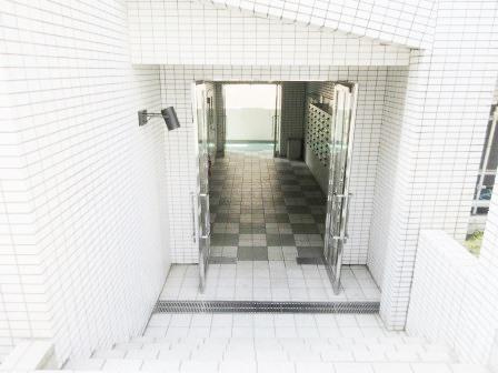 トップ西巣鴨のエントランス