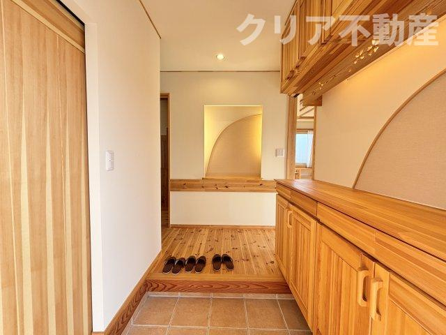 【玄関】 | 藤岡市藤岡　元モデルルームの中古住宅