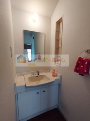 【独立洗面台】 | グループリビング柏の葉 | 共用の洗面所です。