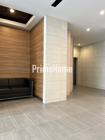 プラウドフラット外神田のエントランス