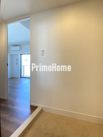 プラウドフラット外神田の玄関