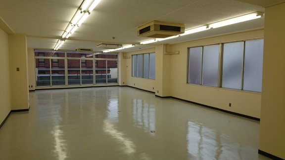 第四文成ビルの内装