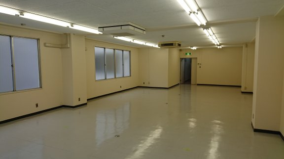 第四文成ビルの内装