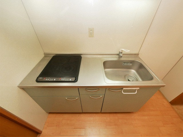 大阪市中央区難波千日前の賃貸マンションのキッチン