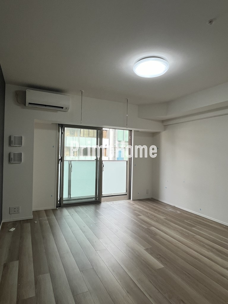 プラウドフラット外神田の洋室