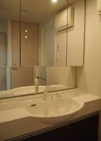 【洗面所】 | ルーブル方南町 | 独立洗面台。