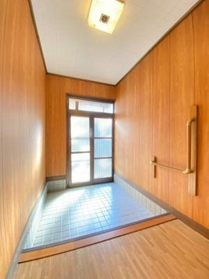 【玄関】 | 茨木市西安威一丁目戸建