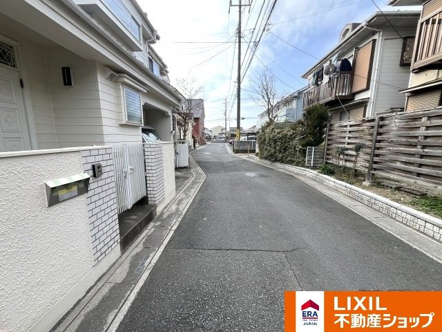 久喜北１丁目中古戸建の前面道路含む現地写真|西側道路