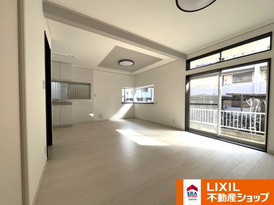 【居間・リビング】 | 久喜北１丁目中古戸建